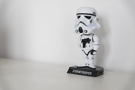 Star Wars Stormtrooper bobblehead thumbnail