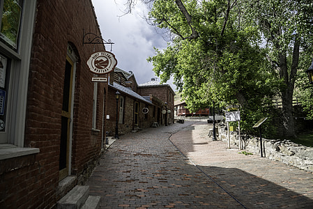 Reeder's alley corridor in Helena, Montana thumbnail