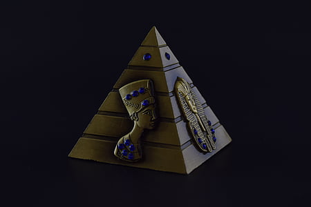 Pyramid figurine thumbnail