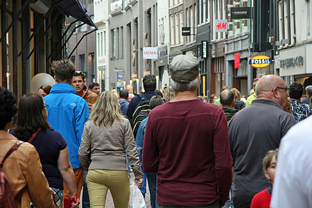 people walking on the streets thumbnail