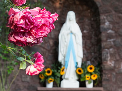 Virgin Mary statue thumbnail