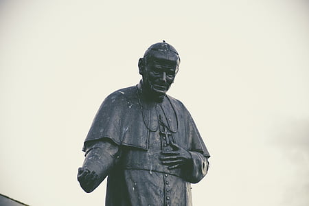pope statue during daytime thumbnail