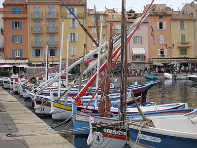 boats on port thumbnail