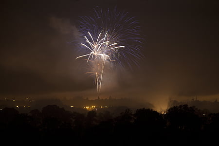 fireworks at nightime thumbnail