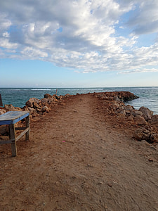 Pathway to the ocean in Kingston, Jamaica thumbnail