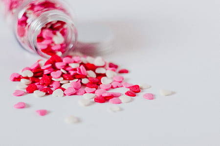 pink heart shaped ornaments thumbnail
