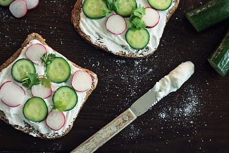 sliced of green cucumber thumbnail