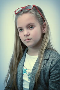 girl's gray coat thumbnail