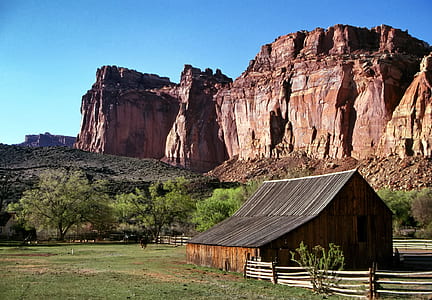 house near mountain thumbnail
