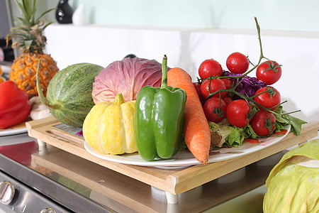 carrot and green bell pepper on plate thumbnail