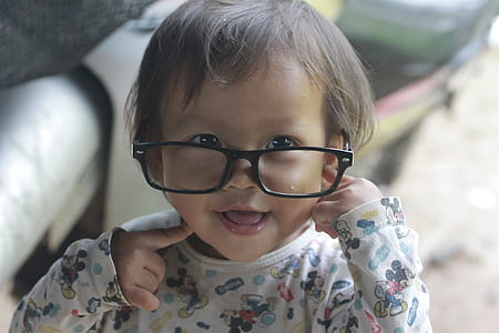 girl wearing eyeglasses thumbnail