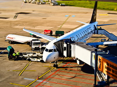 docking Air Alliance airplane thumbnail